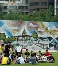 8 x 90 m (26'x330') photo mosaic fence in Seoul!
© Sylver Kang, www.byplot.com