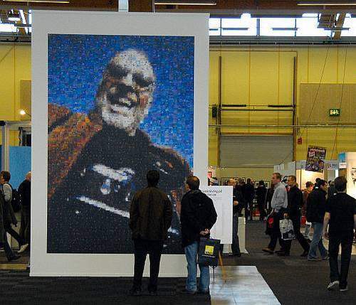 2.5x3.7m (8'x12') @ 200dpi printed mosaic
at a photo trade show in Sweden!
© Christer Lindh, Magnus Fröderberg, www.fotosidan.se